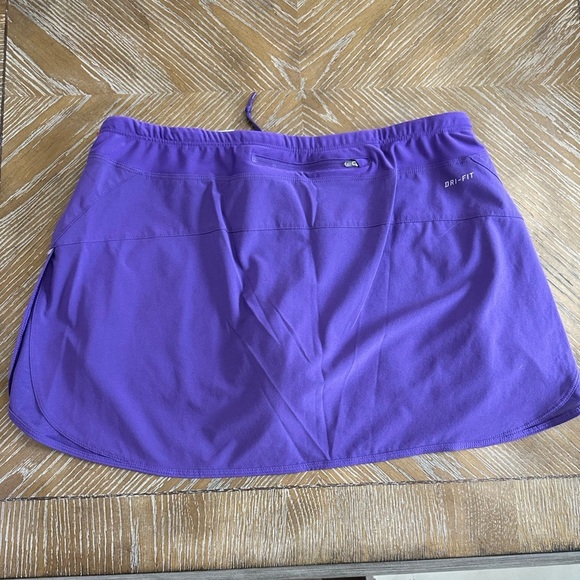 Purple Nike Golf Skort Dri-Fit - Picture 3 of 4